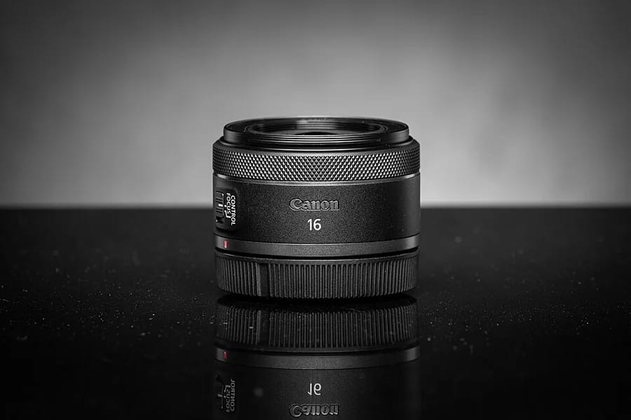 Canon RF 16mm f/2.8 STM