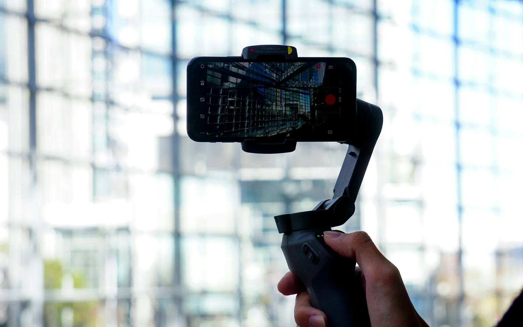 DJI Osmo Mobile pe trei axe, telefon prins în clemă, kit de cadru